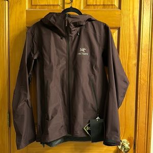 Arc’teryx Woman’s Beta LT, Medium